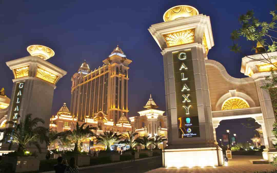 Giới thiệu về Golden Galaxy Hotel & Casino